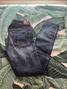 American Eagle Outfittey jegging. Super stretch  Indigo Jeans
